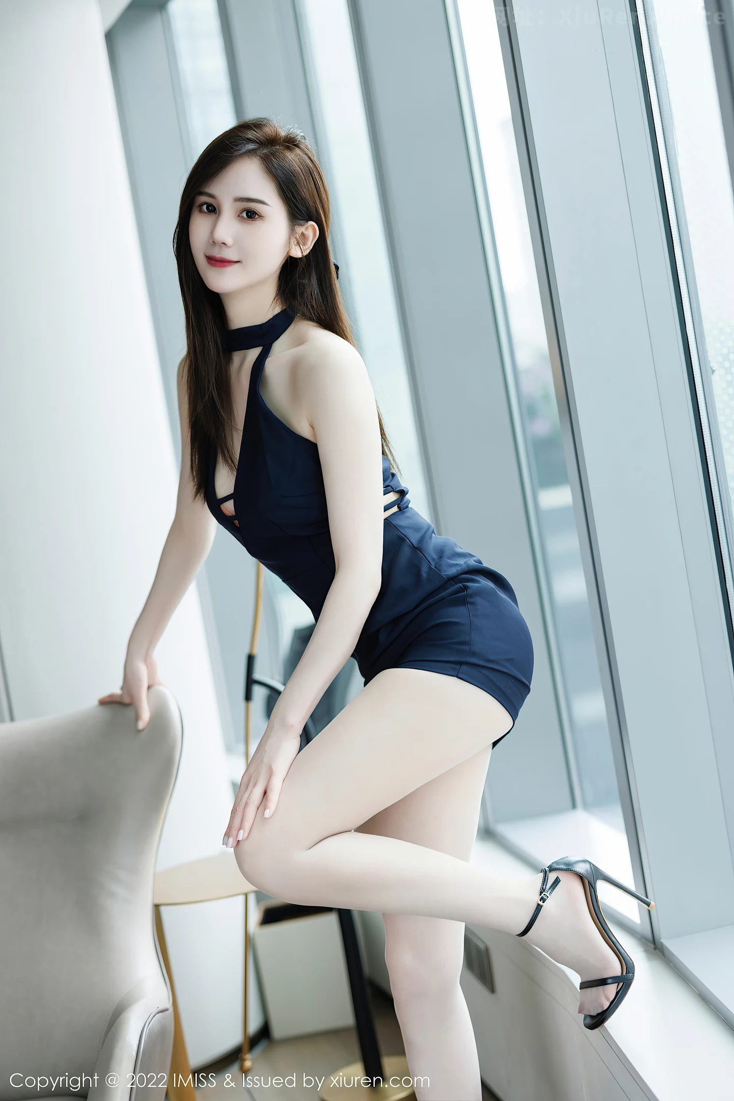 图片[6]-[IMISS爱蜜社]Vol.702 气质女神SISY思脱深蓝色连衣短裙露性感橙色内衣迷人诱惑写真33P-秀人网官方网站